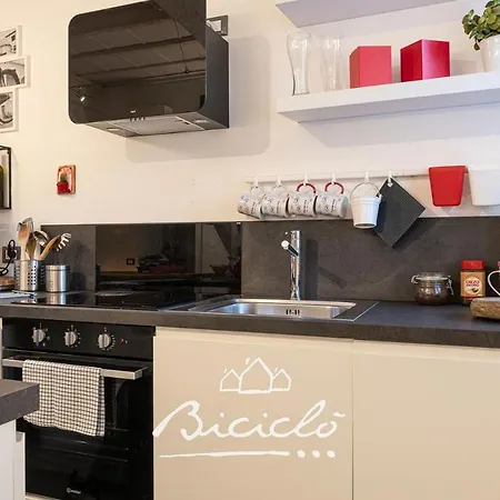 Biciclo' Rosso Apartamento