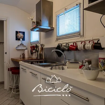 Biciclo' Rosso Apartamento